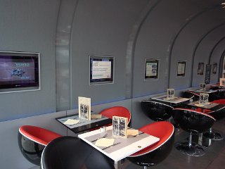 R0014840 Affichage dynamique dans le restaurant du Musée de l'Air et de l'Espace