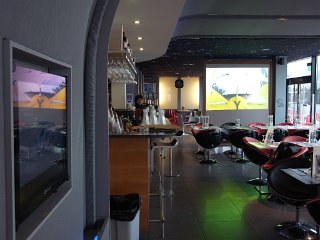 R0014855 Affichage dynamique dans le restaurant du Musée de l'Air et de l'Espace
